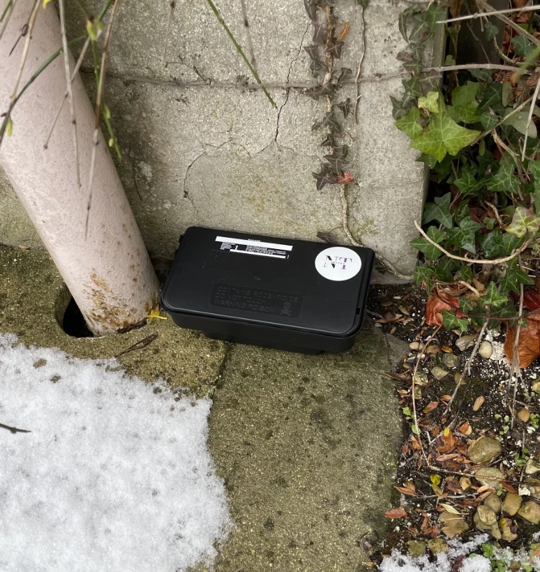 Image d'une boite d'appatage à l'exterieur des locaux d'une entreprise